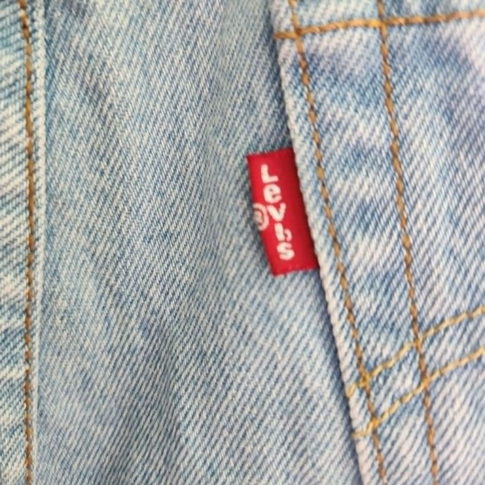 Levi Strauss & Co 501 Facded Blue Jeans Vintage Distressed, Cropped Frayed - Picture 7 of 12